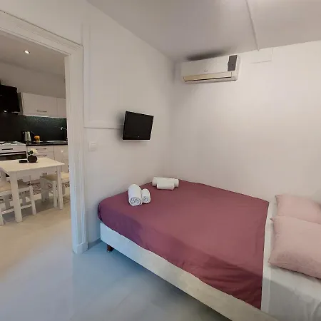 Akis Luxury Flat